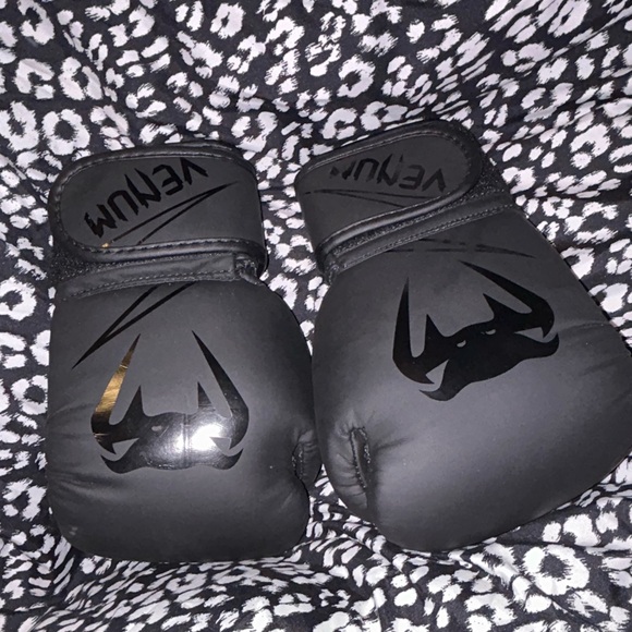 Venom elite boxing gloves - Picture 4 of 7